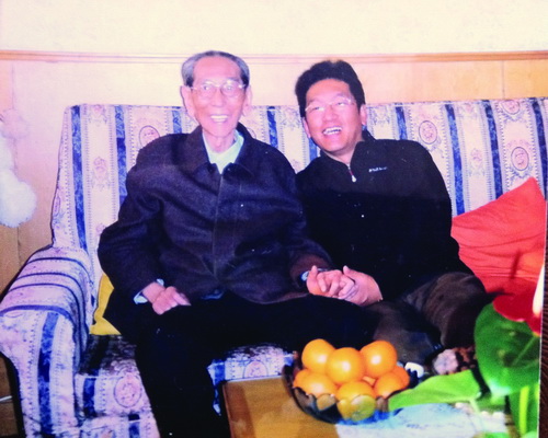 阿沛·晋源  在父辈爱国精神的感召下