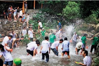 逃离都市火炉寻避暑胜地